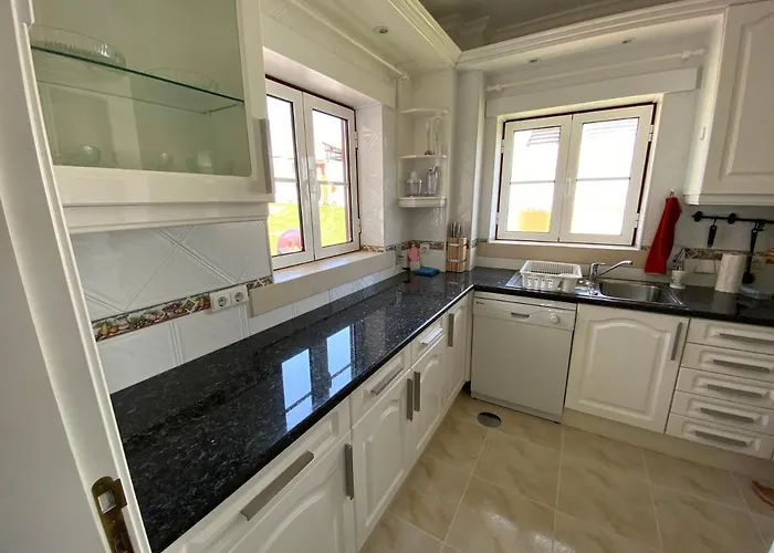 With Extraordinary View Of Atlantic * サン・マルティーニョ・ド・ポルト